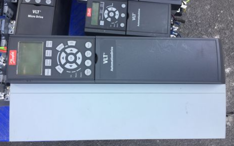 丹佛斯变频器FC-302N110T5E20H2XGCX可节省配电盘空间原厂售后服务一年