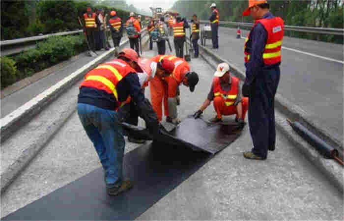 许昌道路防裂贴规格齐全/2023