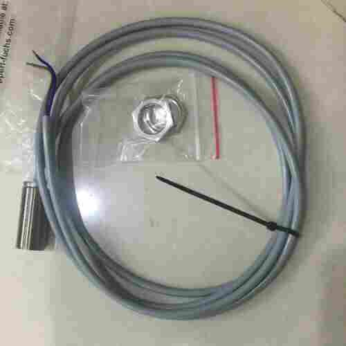 应用参数P+F电感式传感器NBB5-F9-E2