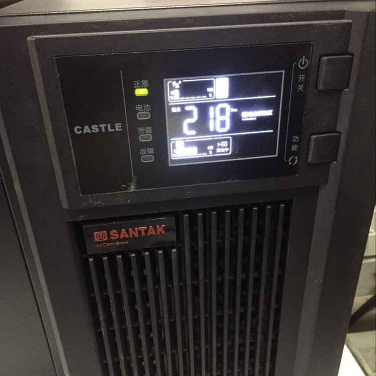 山特城堡系列3C3 HD-600K 600kva 600kw支持多台并机共享一组电池