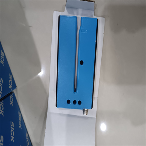 UM30-215118德国SICK超声波距离传感器