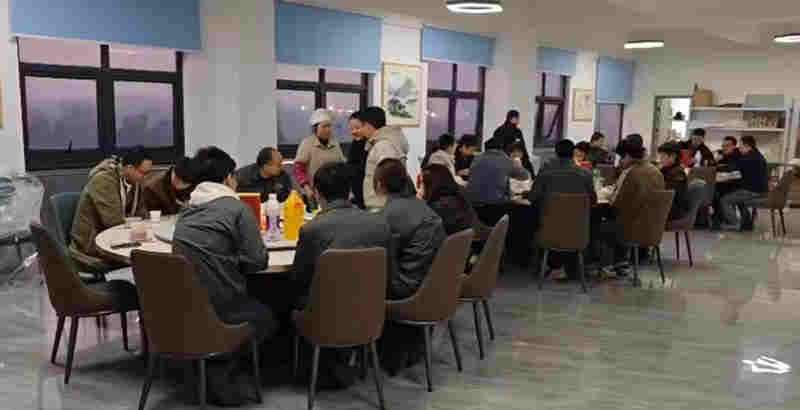 暖汤相伴同心同行国盛激光的温情团建盛宴