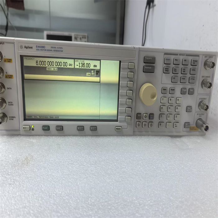 出售Agilent E4438C ESG矢量高频测试仪器